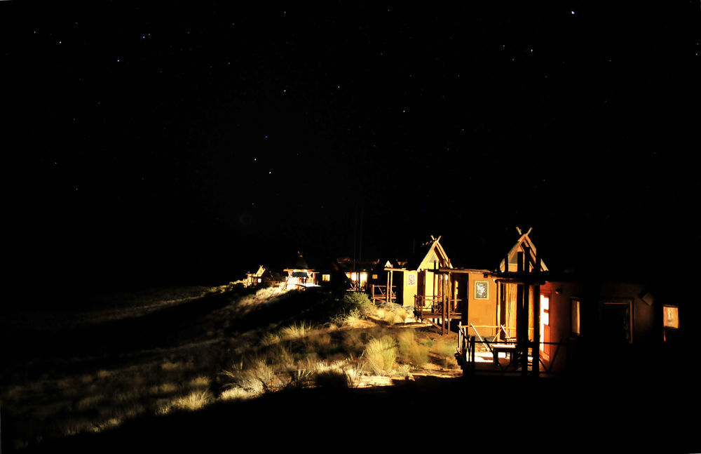 Xaus Lodge Twee Rivieren Exterior photo